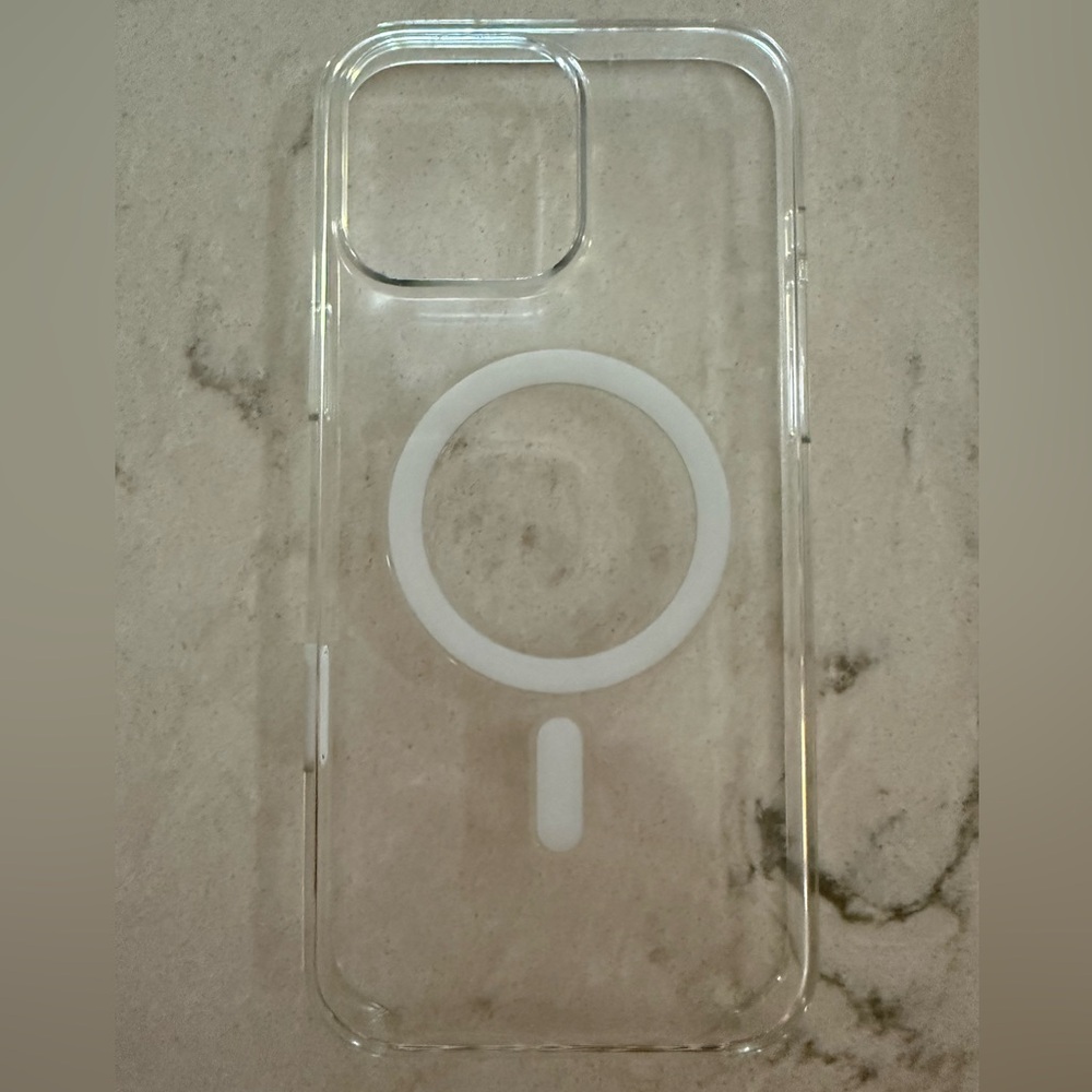 Apple Clear MagSafe-Compatible iPhone 16 Pro Max Case